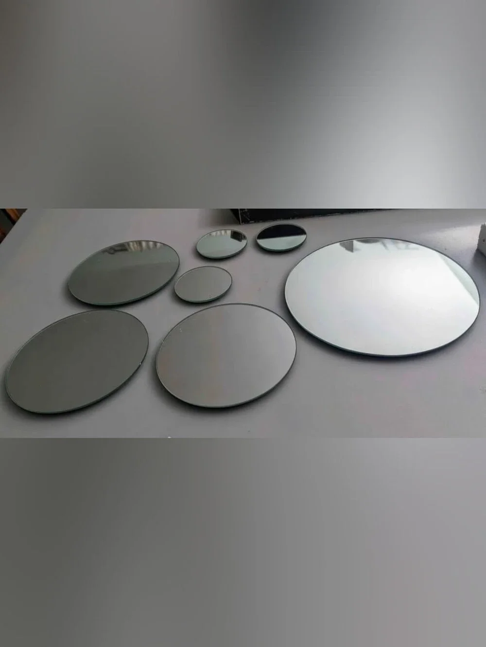 Threshold 7 Piece Circle Mirrors. New. Original Box: 7.6 cm, 15.2 cm, 22.8 cm
